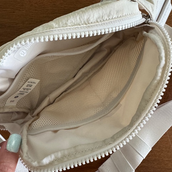 Lululemon large belt bag - Picture 4 of 4